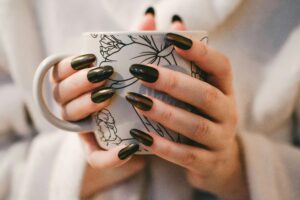 How to strengthen nails naturally